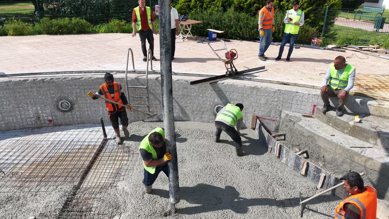 Mersin site havuzu betonarme uygulaması — Alyantis Havuz İnşaat